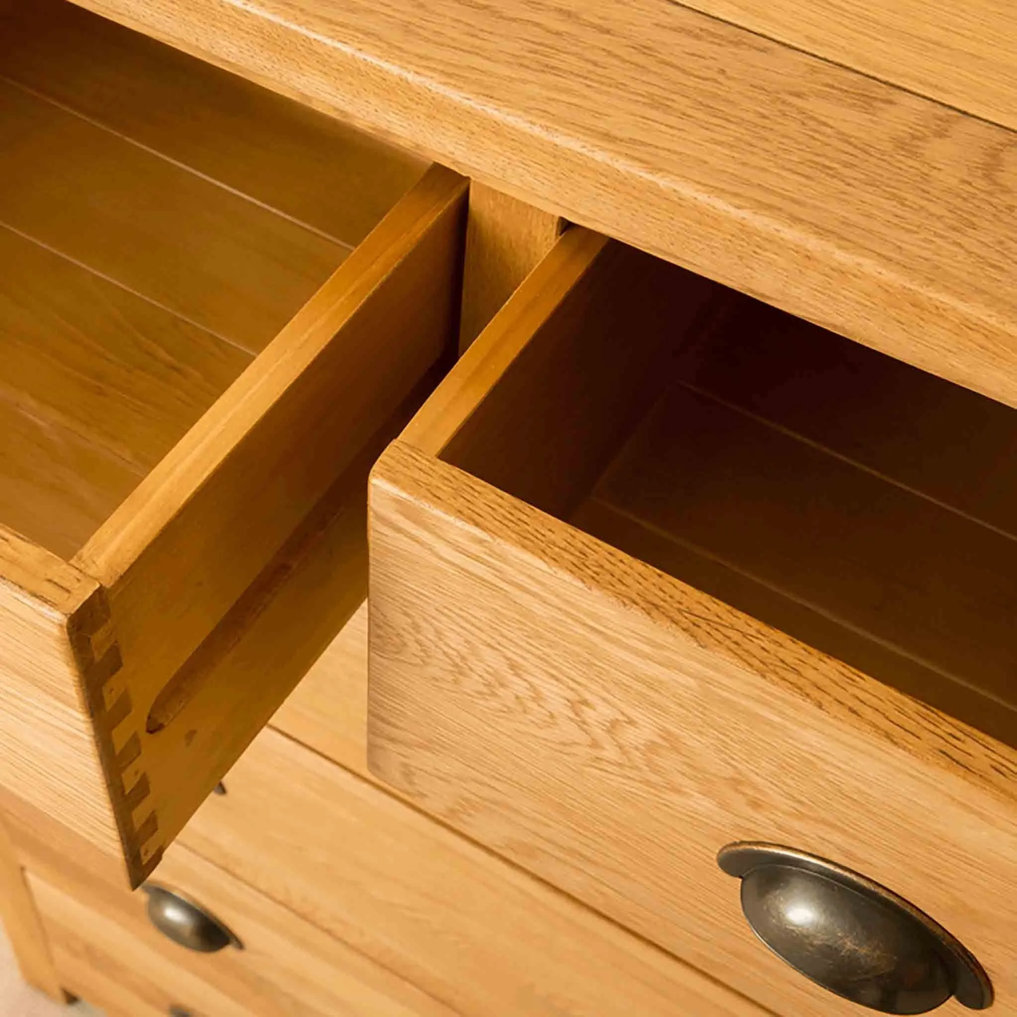 Roseland Oak 2 Over 4 Drawer Chest