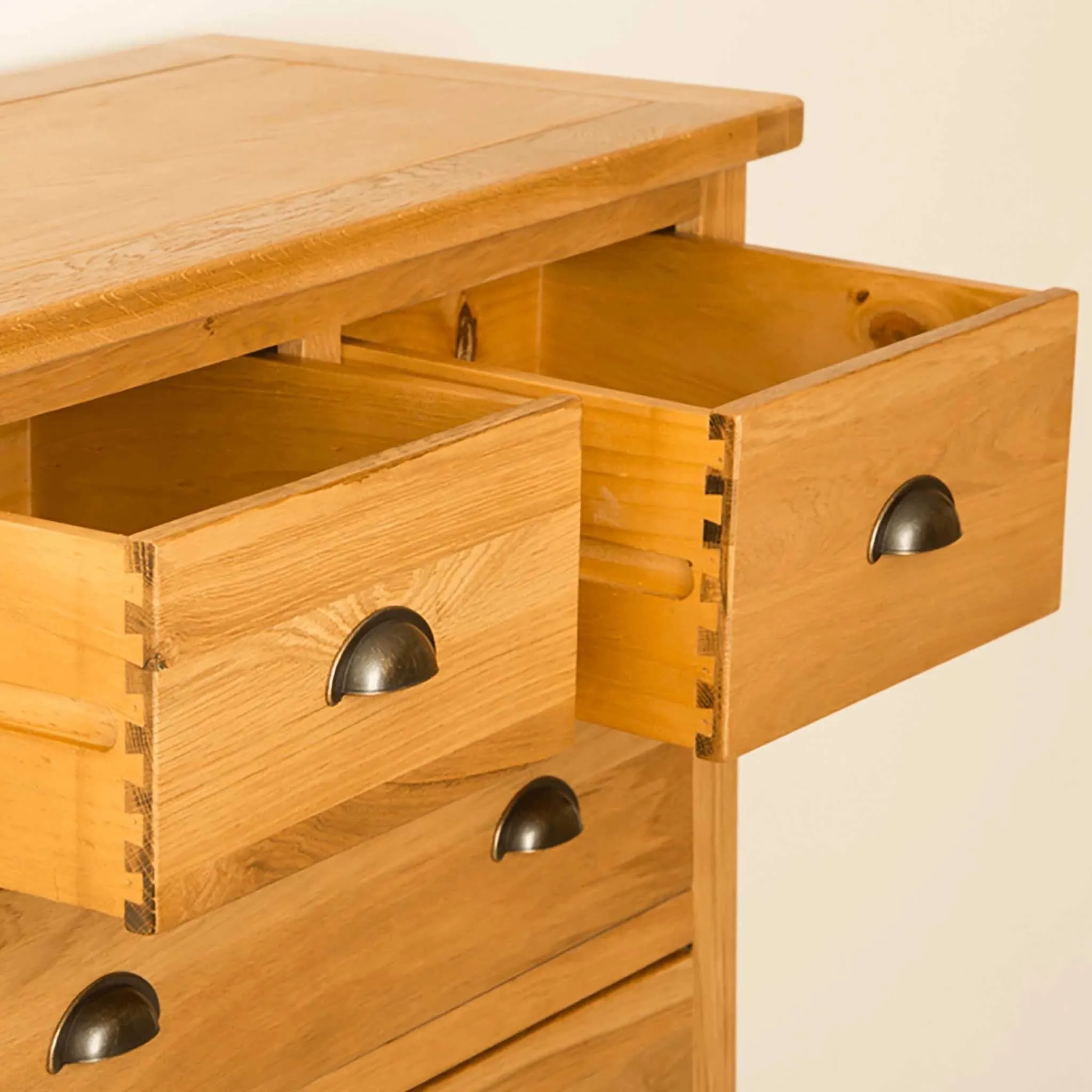 Roseland Oak 2 Over 4 Drawer Chest